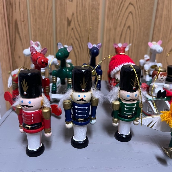 Lot of Vintage Wooden Christmas Ornaments 🎅🏻 - Picture 2 of 5